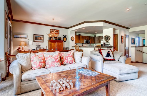 Highlands Townhomes Apartment | Highlands Area by East West Hospitality