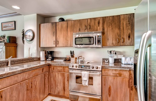 Highlands Townhomes Apartment | Highlands Area by East West Hospitality