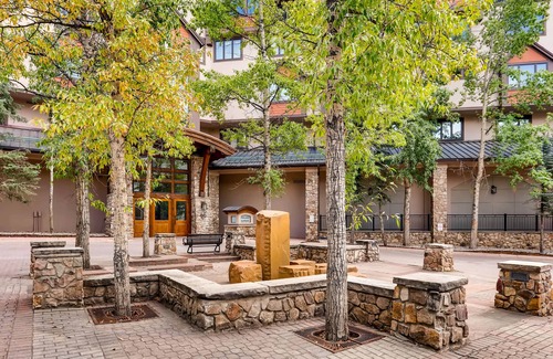 Highlands Townhomes Apartment | Highlands Area by East West Hospitality