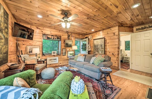 Highlands House | Highlands Cabin on Buck Creek about 8 Mi to Town!