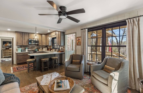 Mirror Lake Cottage | Highlands-Designer Cottage-Amazing Outdoor Living Spaces-Fireplace-Pet Friendly