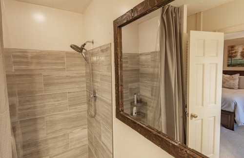 Highlands House | Highlands Falls Country Club, one convenient mile from Downtown Highlands