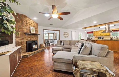 Bella Vista House | Highlands Haven-Near Highway, Trails, Golf Course