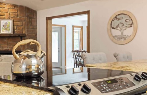Bella Vista House | Highlands Haven-Near Highway, Trails, Golf Course