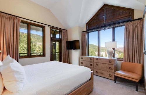 Highlands Townhomes Apartment | Highlands Lodge 403 Penthouse by East West Hospitality