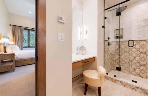 Highlands Townhomes Apartment | Highlands Lodge 403 Penthouse by East West Hospitality