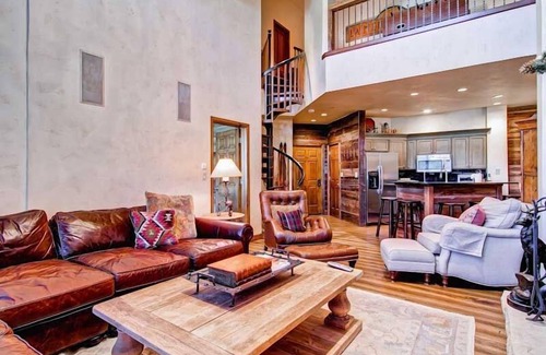 Highlands Townhomes Condo | Highlands Lodge 405 - 3 Bedroom plus Loft Residence