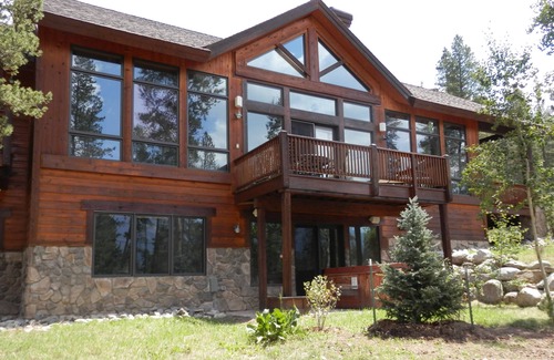 The Highlands House | Highlands Luxury Mnt Home, All Ski Run Views, Close to Gondola, Free VIP Shuttle