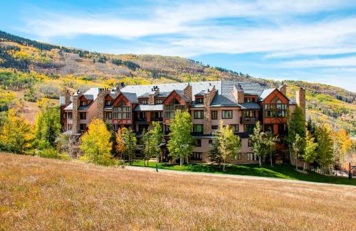 Highlands Townhomes Apartment | Highlands Slopeside 212 by East West Hospitality