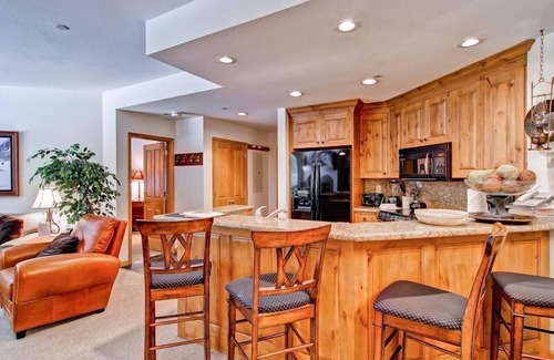 Highlands Townhomes Condo | Highlands Westview 105