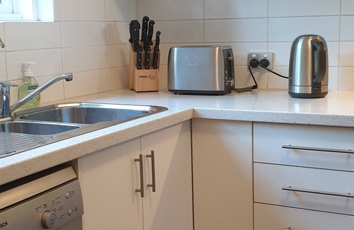 North Adelaide Apartment | Highly rated 2 bedroom self contained apartment in a fantastic location