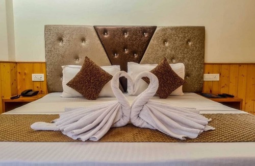 Aleo Hotel | Highly rated and situated at beautiful location
