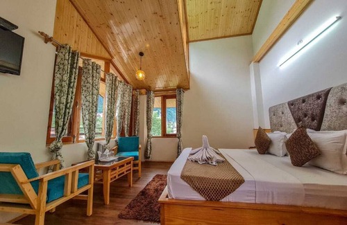 Aleo Hotel | Highly rated and situated at beautiful location
