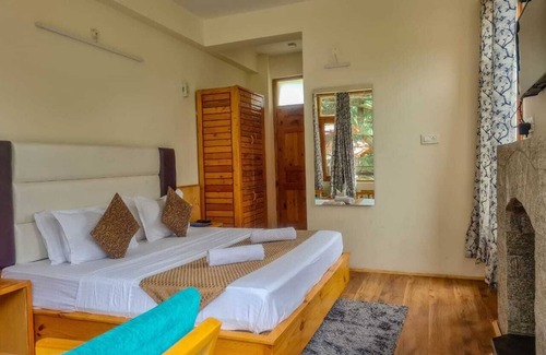 Aleo Hotel | Highly rated and situated at beautiful location