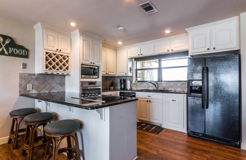 Horseshoe Bay House | Highly rated, Horseshoe Bay lakefront townhouse, spectacular sunrise lake view