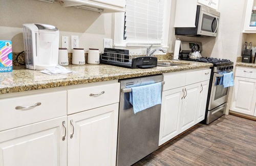 Washington Ave./ Memorial Park House | Highly Sought Cozy 2BR Modern House Best Location