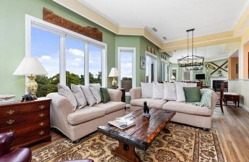 Chestnut Springs House | Highridge Court 08 with Wintergreen Advantage