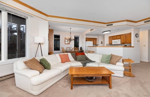 Chestnut Springs Condo | Highridge Court 19 with Wintergreen Advantage