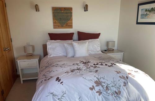 Paihia House | Highview House, magnificent seaviews, overlooking Paihia. Close to town & beach.