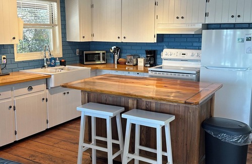 French River Cottage | Highview Three Season Cottage - as low as 229CAD/nt - 3 Bed, 1 Bath