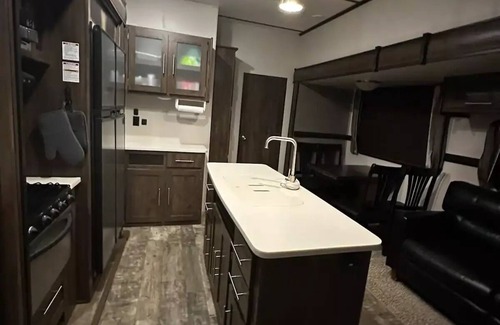 Abernathy House | Highway Haven - Sleeps 9