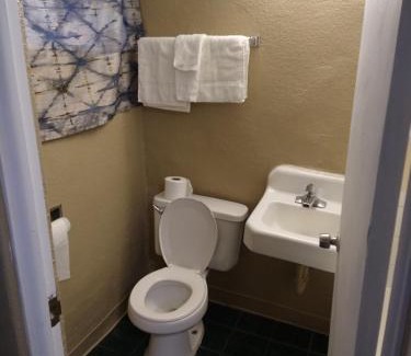 Highland Hotel | Highway Motel