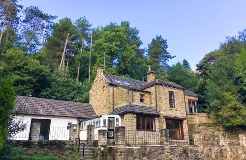 Hoylandswaine House | Highwood Lodge