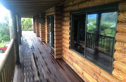 Okatamio House | Hikapu Lodge-a slice of paradise