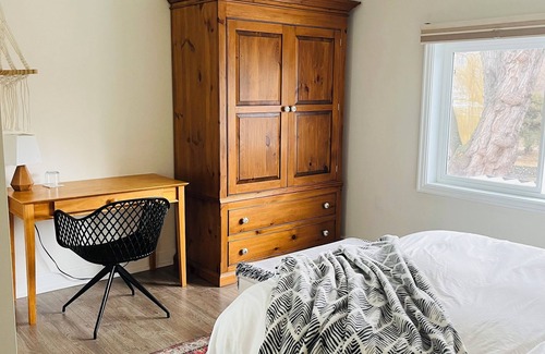 South Central Bed & Breakfast | Hikari-Okanagan Sunshine B&B