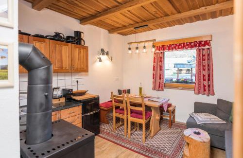 Studor Ski Chalet | Hike & Bike Chalet