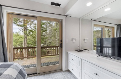 Bretton Woods Condo | Hike, Bike & Explore Bretton Woods | 1st on Mountain Lux Suite