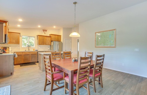 Oakridge House | Hike, Bike & Ski: Oakridge Home ~ 3 Mi to Trails!