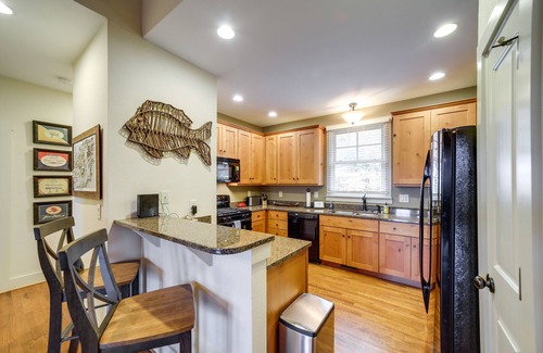 Bear Lake Reserve Cottage | Hike & Boat: Cozy Bear Lake Cottage!