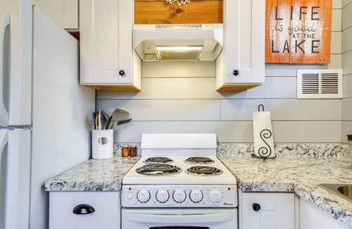 Cape Fair Apartment | Hike, Boat, Fish & More: Table Rock Lake Cottage