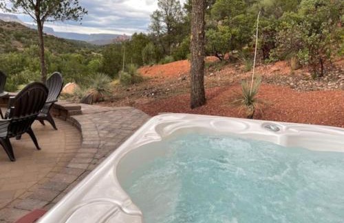 Back O' Beyond House | Hike Cathedral Rock and then cool off in Oak Creek!