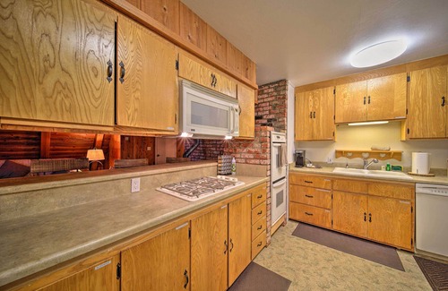 Trinity Center Cabin | Hike & Fish, < 1 Mi to Trinity Lake: Rustic Cabin!