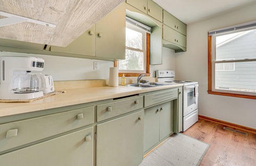 Lake Mills House | Hike, Fish & Boat: Lake Mills Home w/Yard