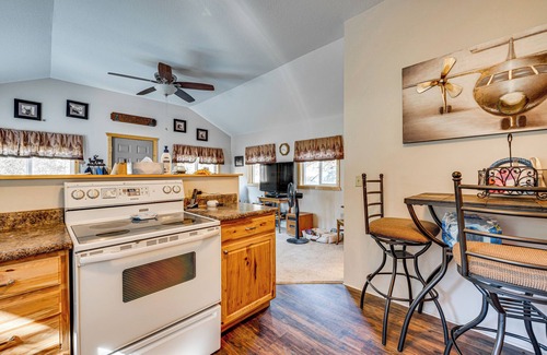 Drake Cabin | Hike, Fish & Relax: Cabin 4 Mi to Lake Estes!