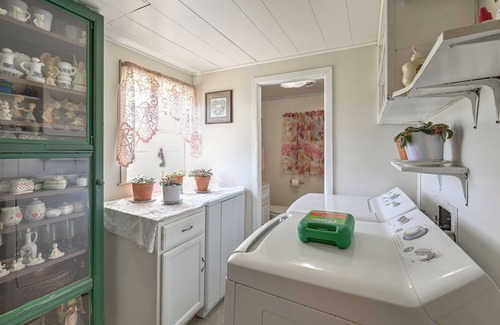 Waneta Cottage | Hike & Fish: Rustic, Timeless Mckee Home w/Yard