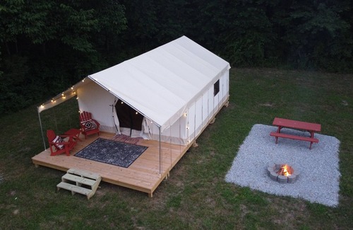 Cassville RV Rental | Hike, Fish, Stargaze near Roaring River State Park