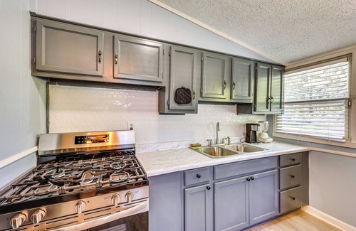 Pine Bluff House | Hike, Golf & Fish: Pine Bluff Retreat