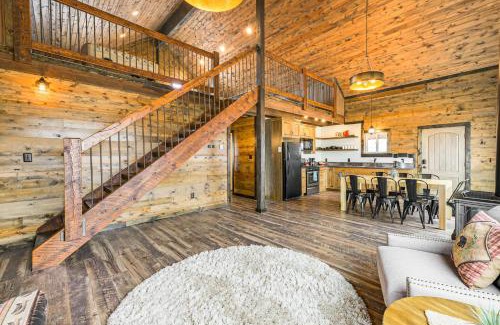 Del Norte House | Hike, Hunt and Unwind Mtn-View Cabin in Del Norte!