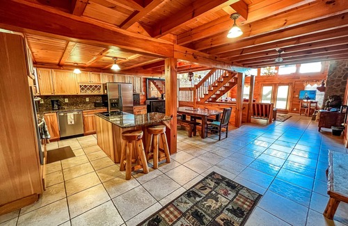 Grassy Creek Cabin | Hike, Paddle, Relax - August is Made for Mountain Memories @ Dream Mtn Lodge