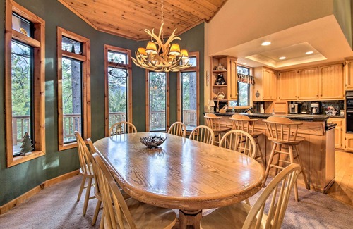 Fox Farm Cabin | Hike, Ski, Fish: Big Bear Lake Lodge w/Deck
