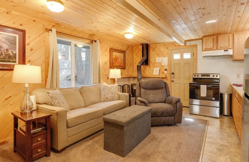 Arnold Cabin | Hike, Ski & Sip: Arnold Cabin 4 Mi to State Park!
