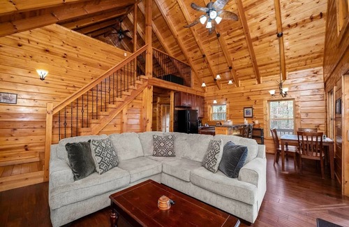 Slade Cabin | Hiker's Retreat | RRG Cabin