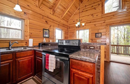 Slade Cabin | Hiker's Retreat | RRG Cabin