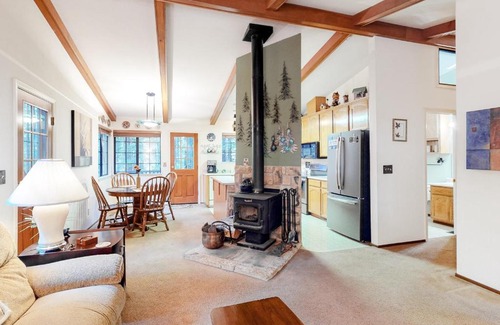 Arnold House | Hikers Haven