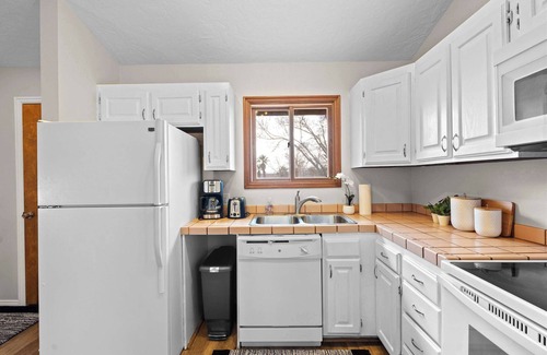 St. George Condo | Hikers Hideaway Cozy Resort Condo w/Pool & More