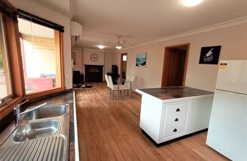West Albury Apartment | *Hikes*Trails*Mountain Biking*Close to Town*